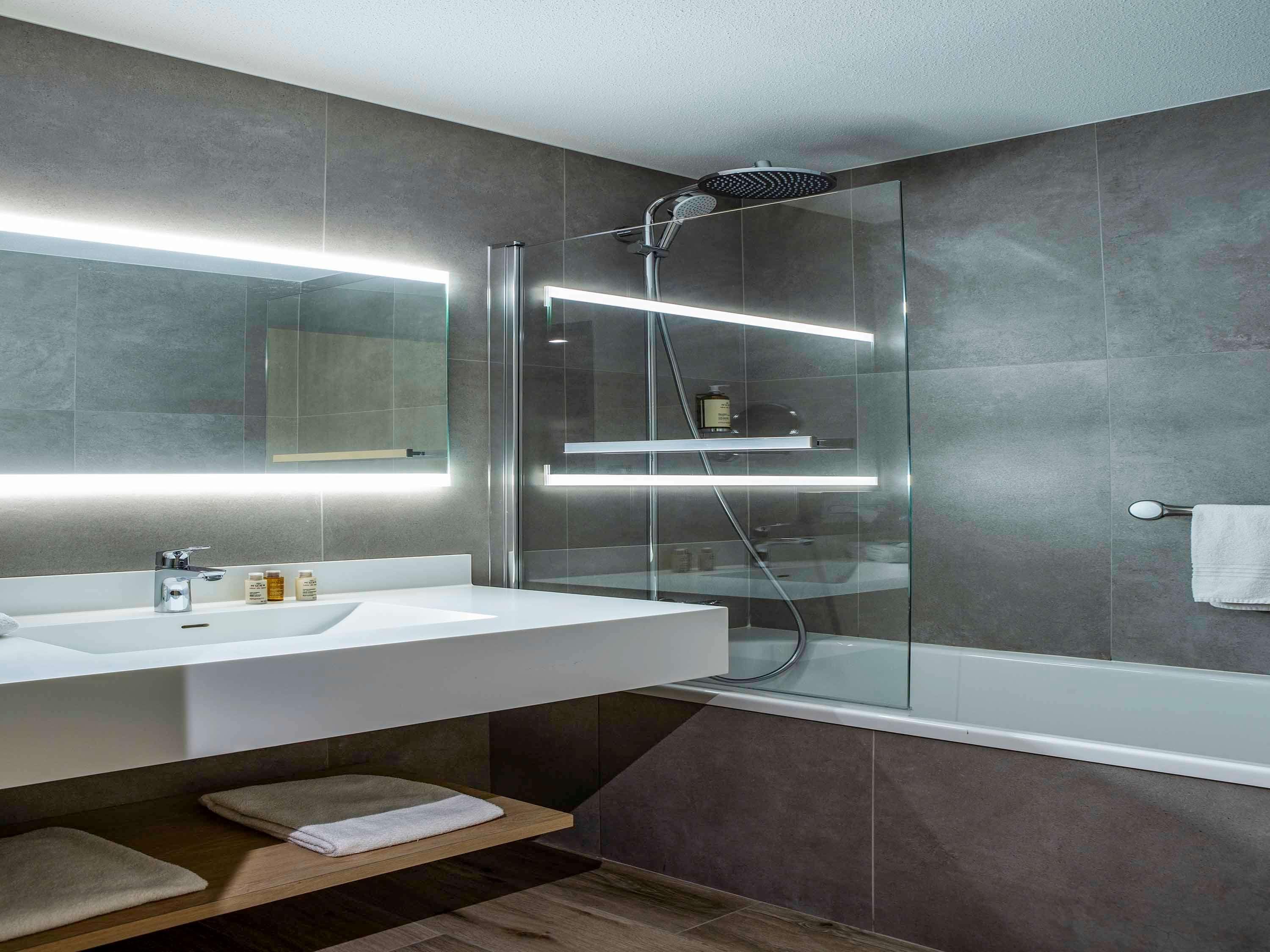 Mercure Le Port 4*